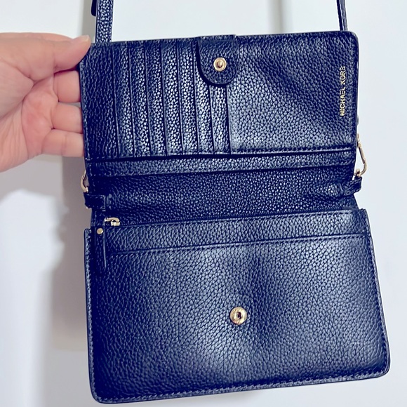 Michael Kors purse - Picture 2 of 5